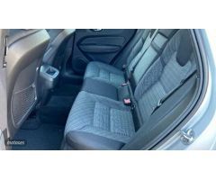Volvo XC 60 2.0 B4 D CORE AUTO 197 5P de 2023 con 16.912 Km por 43.500 EUR. en Malaga