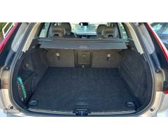Volvo XC 60 2.0 B4 D CORE AUTO 197 5P de 2023 con 16.912 Km por 43.500 EUR. en Malaga