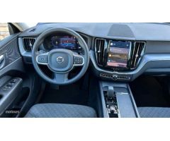 Volvo XC 60 2.0 B4 D CORE AUTO 197 5P de 2023 con 16.912 Km por 43.500 EUR. en Malaga