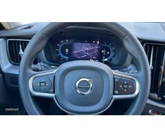 Volvo XC 60 2.0 B4 D CORE AUTO 197 5P de 2023 con 16.912 Km por 43.500 EUR. en Malaga