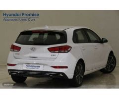 Hyundai i30 1.5 DPI Klass SLX 110 de 2024 con 6.195 Km por 18.700 EUR. en Zaragoza