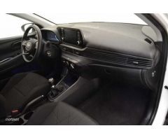 Hyundai Bayon 1.0 TGDI 48V Maxx de 2024 con 18.012 Km por 18.975 EUR. en Malaga