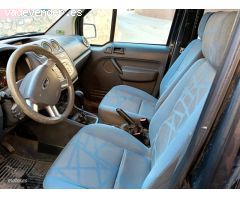 Ford Tourneo Connect 1.8 CDi Trend de 2010 con 280.000 Km por 4.999 EUR. en Albacete