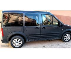 Ford Tourneo Connect 1.8 CDi Trend de 2010 con 280.000 Km por 4.999 EUR. en Albacete