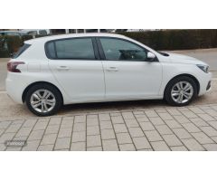 Peugeot 308 5P Allure BlueHDi 130 S&S EAT8 de 2021 con 140.000 Km por 12.200 EUR. en Albacete