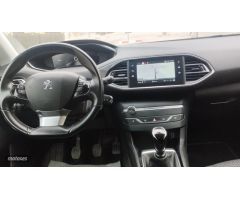 Peugeot 308 5P Allure BlueHDi 130 S&S EAT8 de 2021 con 140.000 Km por 12.200 EUR. en Albacete