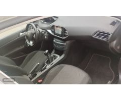 Peugeot 308 5P Allure BlueHDi 130 S&S EAT8 de 2021 con 140.000 Km por 12.200 EUR. en Albacete