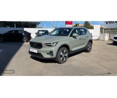 Volvo XC40 XC40 CORE T2 AUTO GASOLINA de 2023 con 29.586 Km por 32.990 EUR. en Huelva