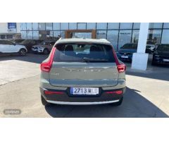 Volvo XC40 XC40 CORE T2 AUTO GASOLINA de 2023 con 29.586 Km por 32.990 EUR. en Huelva