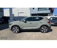 Volvo XC40 XC40 CORE T2 AUTO GASOLINA de 2023 con 29.586 Km por 32.990 EUR. en Huelva