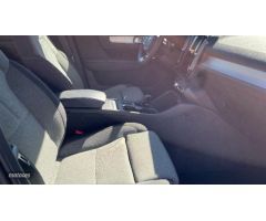 Volvo XC40 XC40 CORE T2 AUTO GASOLINA de 2023 con 29.586 Km por 32.990 EUR. en Huelva