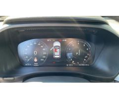 Volvo XC40 XC40 CORE T2 AUTO GASOLINA de 2023 con 29.586 Km por 32.990 EUR. en Huelva