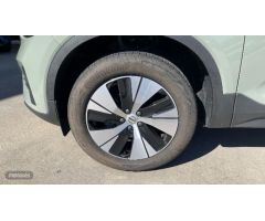 Volvo XC40 XC40 CORE T2 AUTO GASOLINA de 2023 con 29.586 Km por 32.990 EUR. en Huelva