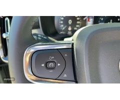 Volvo XC40 XC40 CORE T2 AUTO GASOLINA de 2023 con 29.586 Km por 32.990 EUR. en Huelva