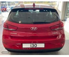 Hyundai i30 1.5 DPI Essence 110 de 2022 con 1.500 Km por 20.583 EUR. en Toledo