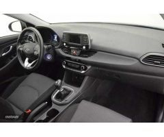 Hyundai i30 1.5 DPI Essence 110 de 2022 con 1.500 Km por 20.583 EUR. en Toledo