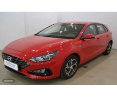Hyundai i30 1.5 DPI Klass SLX 110 de 2022 con 762 Km por 22.400 EUR. en Toledo