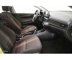 Hyundai i20 1.2 MPI Essence de 2024 con 7.043 Km por 18.400 EUR. en Baleares