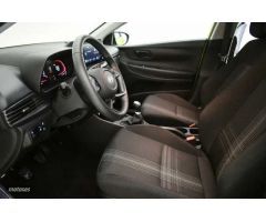 Hyundai i20 1.2 MPI Essence de 2024 con 7.043 Km por 18.400 EUR. en Baleares