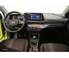 Hyundai i20 1.2 MPI Essence de 2024 con 7.043 Km por 18.400 EUR. en Baleares
