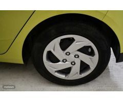 Hyundai i20 1.2 MPI Essence de 2024 con 7.043 Km por 18.400 EUR. en Baleares