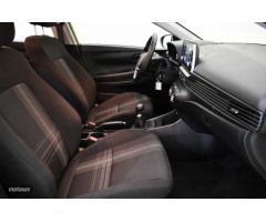 Hyundai i20 1.2 MPI Essence de 2024 con 10.404 Km por 18.200 EUR. en Baleares
