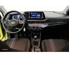 Hyundai i20 1.2 MPI Essence de 2024 con 10.404 Km por 18.200 EUR. en Baleares