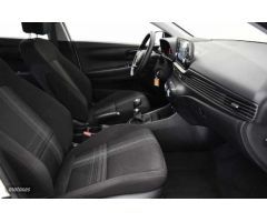 Hyundai i20 1.2 MPI Essence de 2024 con 11.136 Km por 18.200 EUR. en Baleares