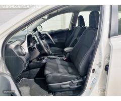 Toyota RAV 4 ADVANCE 4x4 hybrido de 2017 con 158.000 Km por 19.350 EUR. en Sevilla