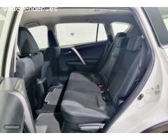 Toyota RAV 4 ADVANCE 4x4 hybrido de 2017 con 158.000 Km por 19.350 EUR. en Sevilla