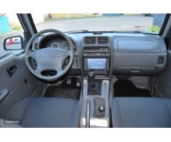 Santana 350 1.6 hdi de 2007 con 45.000 Km por 7.995 EUR. en Sevilla