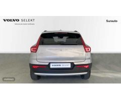 Volvo XC40 2.0 B3 CORE AUTO 163 5P de 2024 con 16.932 Km por 33.900 EUR. en Cadiz