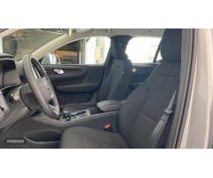 Volvo XC40 2.0 B3 CORE AUTO 163 5P de 2024 con 16.932 Km por 33.900 EUR. en Cadiz
