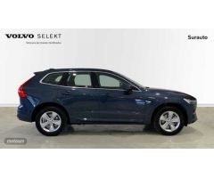 Volvo XC 60 2.0 B4 D CORE AUTO 197 5P de 2023 con 10.000 Km por 41.500 EUR. en Cadiz