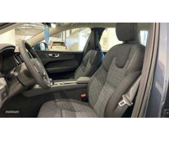 Volvo XC 60 2.0 B4 D CORE AUTO 197 5P de 2023 con 10.000 Km por 41.500 EUR. en Cadiz