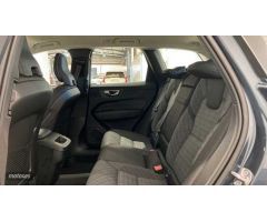 Volvo XC 60 2.0 B4 D CORE AUTO 197 5P de 2023 con 10.000 Km por 41.500 EUR. en Cadiz