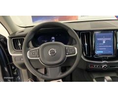 Volvo XC 60 2.0 B4 D CORE AUTO 197 5P de 2023 con 10.000 Km por 41.500 EUR. en Cadiz