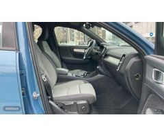 Volvo XC40 2.0 B3 CORE AUTO 5P de 2024 con 29.796 Km por 32.900 EUR. en Vizcaya
