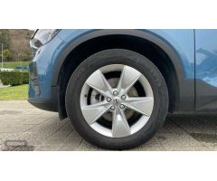 Volvo XC40 2.0 B3 CORE AUTO 5P de 2024 con 29.796 Km por 32.900 EUR. en Vizcaya