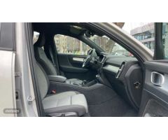 Volvo XC40 2.0 B3 CORE AUTO 5P de 2024 con 30.702 Km por 32.900 EUR. en Vizcaya