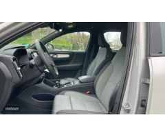 Volvo XC40 2.0 B3 CORE AUTO 5P de 2024 con 30.702 Km por 32.900 EUR. en Vizcaya