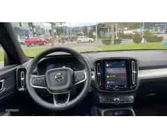 Volvo XC40 2.0 B3 CORE AUTO 5P de 2024 con 30.702 Km por 32.900 EUR. en Vizcaya