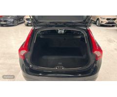 Volvo V 60 V60 D3 Momentum Manual de 2017 con 172.214 Km por 15.900 EUR. en Madrid