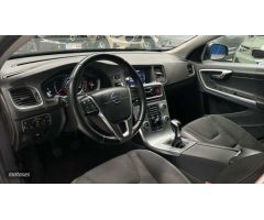 Volvo V 60 V60 D3 Momentum Manual de 2017 con 172.214 Km por 15.900 EUR. en Madrid