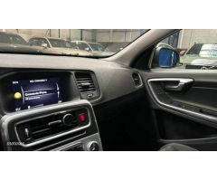 Volvo V 60 V60 D3 Momentum Manual de 2017 con 172.214 Km por 15.900 EUR. en Madrid