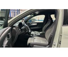 Volvo XC40 XC40 Core, B3 Mild Hybrid, Gasolina de 2023 con 13.615 Km por 36.900 EUR. en Madrid