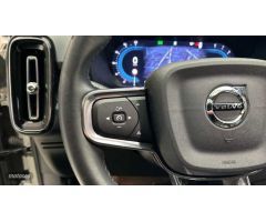Volvo XC40 XC40 Core, B3 Mild Hybrid, Gasolina de 2023 con 13.615 Km por 36.900 EUR. en Madrid