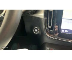 Volvo XC40 XC40 Core, B3 Mild Hybrid, Gasolina de 2023 con 13.615 Km por 36.900 EUR. en Madrid