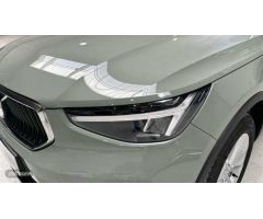 Volvo XC40 XC40 Core, B3 Mild Hybrid, Gasolina de 2023 con 13.615 Km por 36.900 EUR. en Madrid