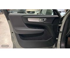 Volvo XC40 XC40 Core, B3 Mild Hybrid, Gasolina de 2023 con 13.615 Km por 36.900 EUR. en Madrid